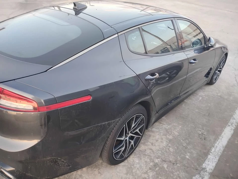 2023 Kia Stinger GT - Image 2 of 9