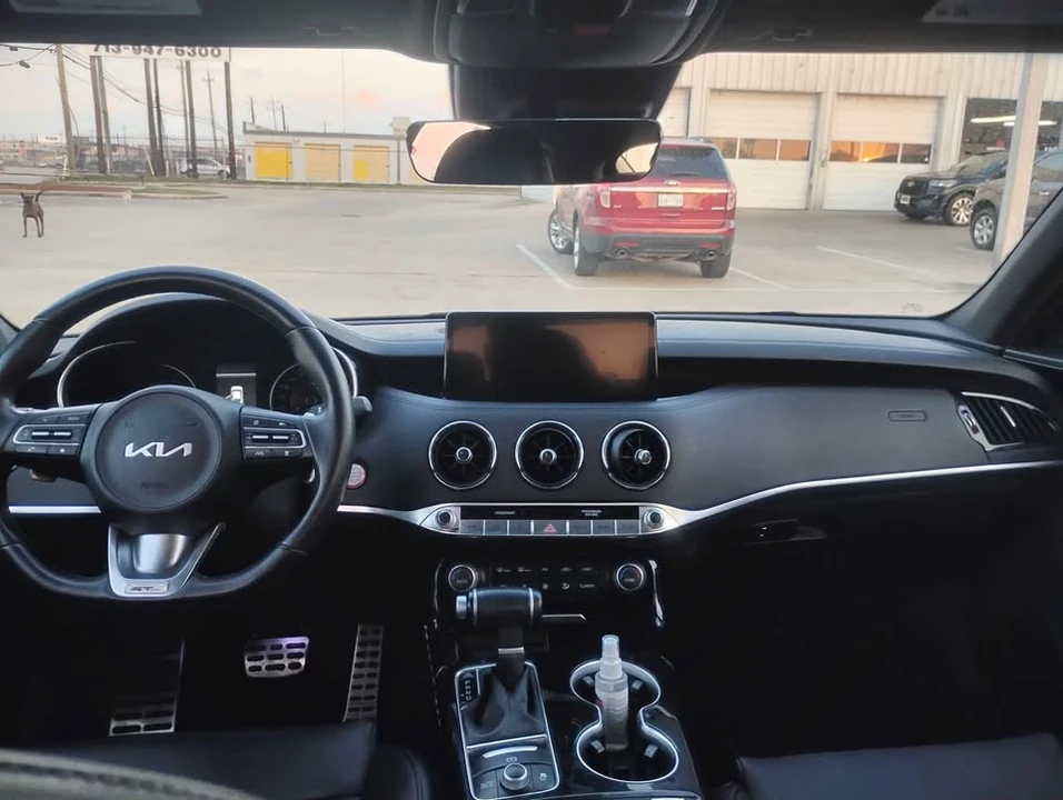 2023 Kia Stinger GT - Image 7 of 9