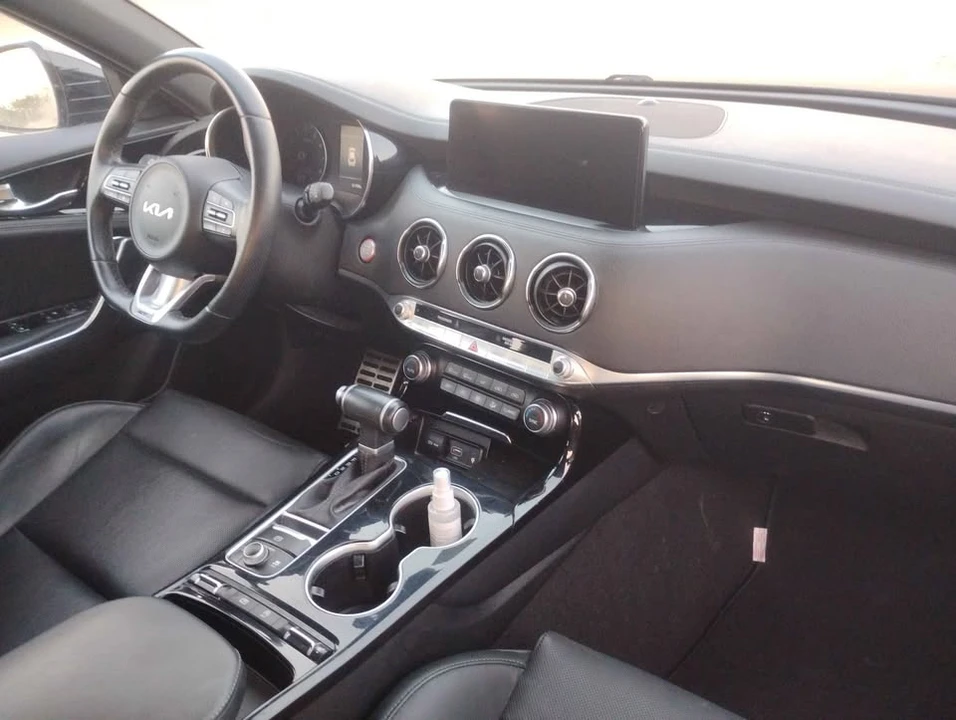 2023 Kia Stinger GT - Image 4 of 9