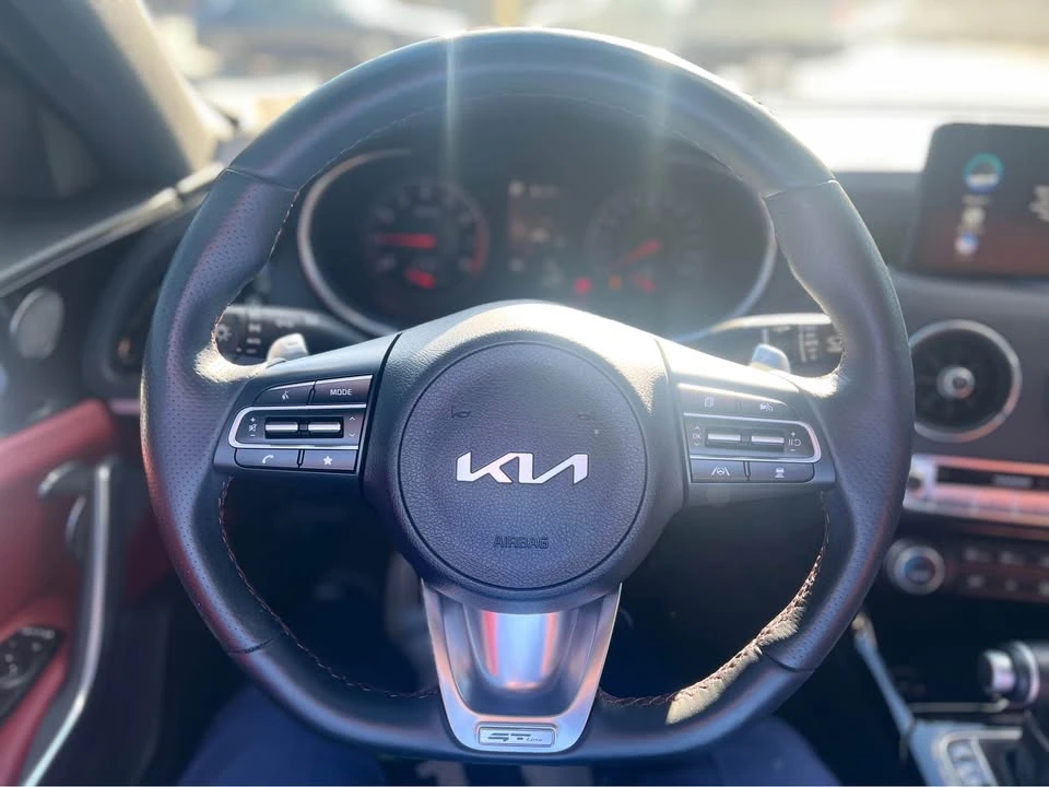 2023 Kia Stinger GT - Image 10 of 12