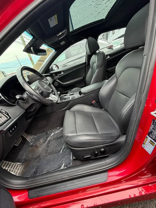 2023 Kia Stinger - Image 10 of 15