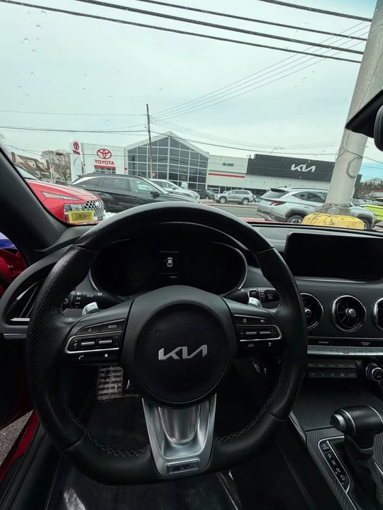 2023 Kia Stinger - Image 11 of 15