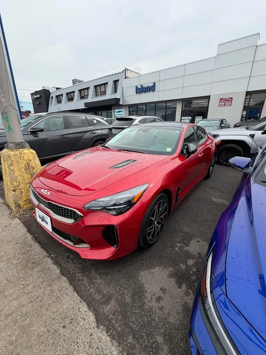 2023 Kia Stinger - Image 2 of 15
