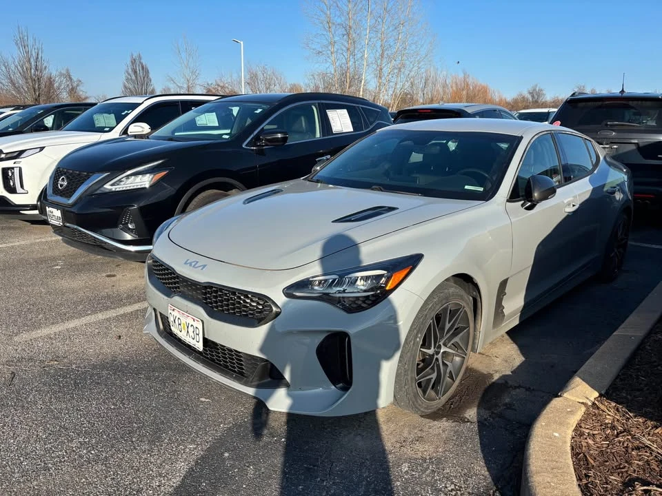 2023 Kia Stinger GT - Image 2 of 9