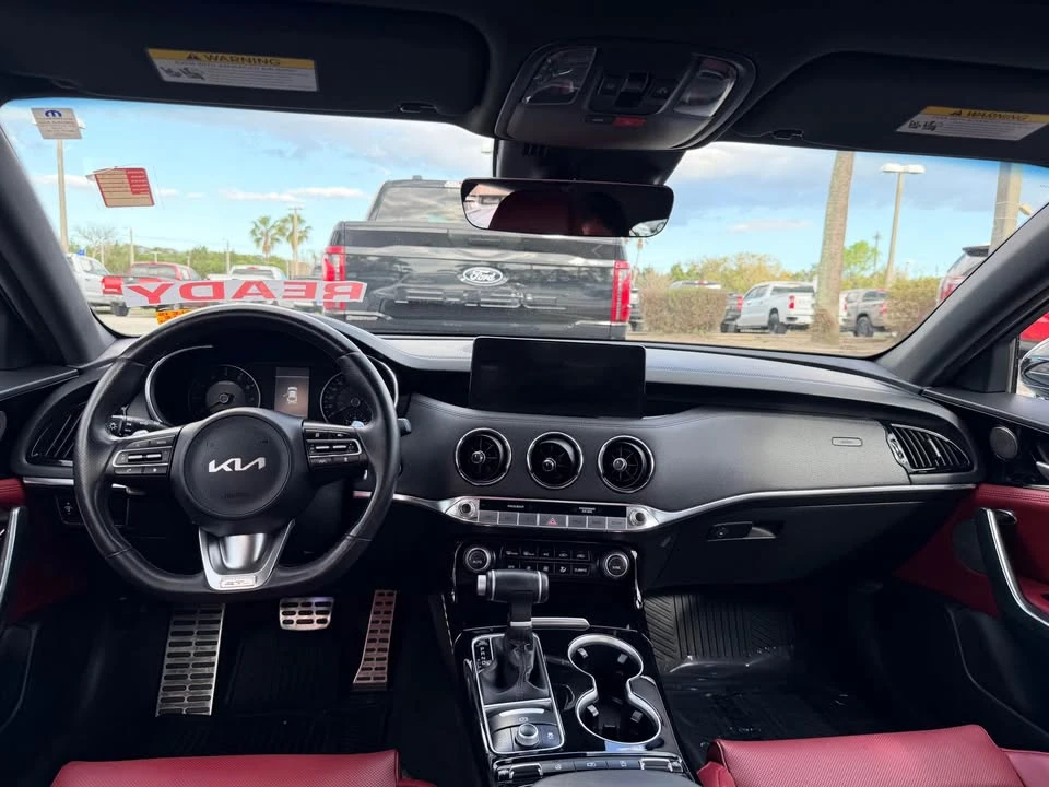 2023 Kia Stinger - Image 7 of 11