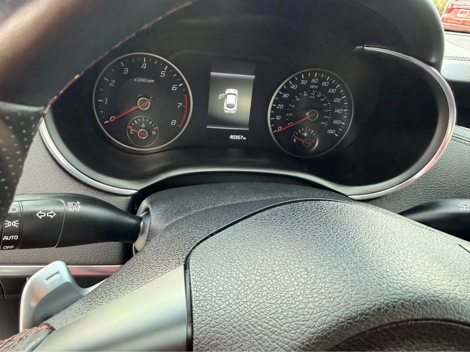 2023 Kia Stinger - Image 9 of 11