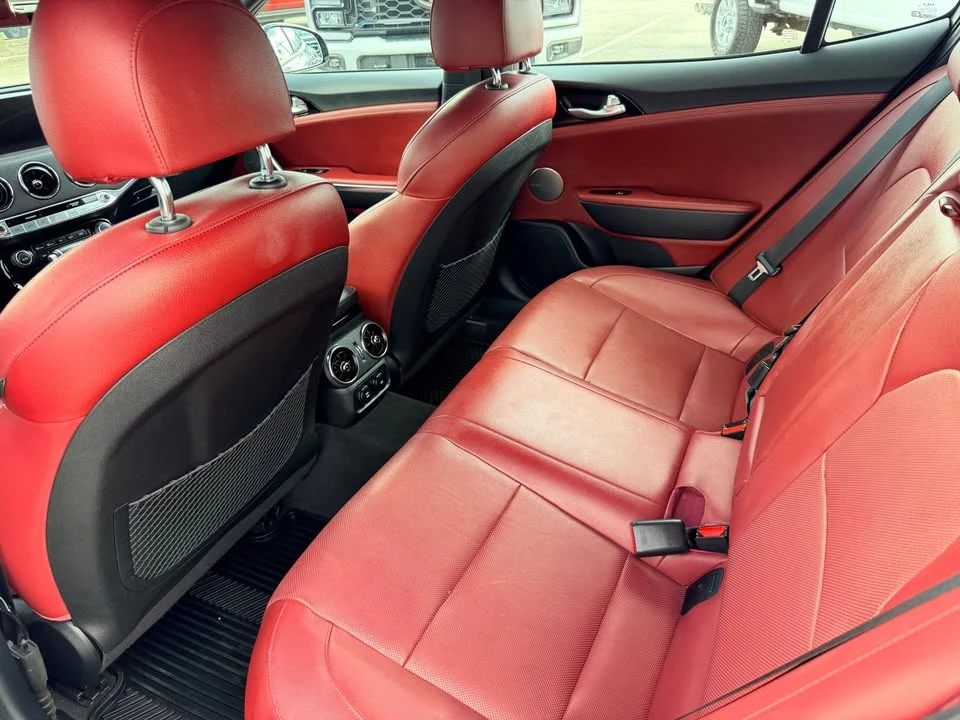 2023 Kia Stinger - Image 8 of 11