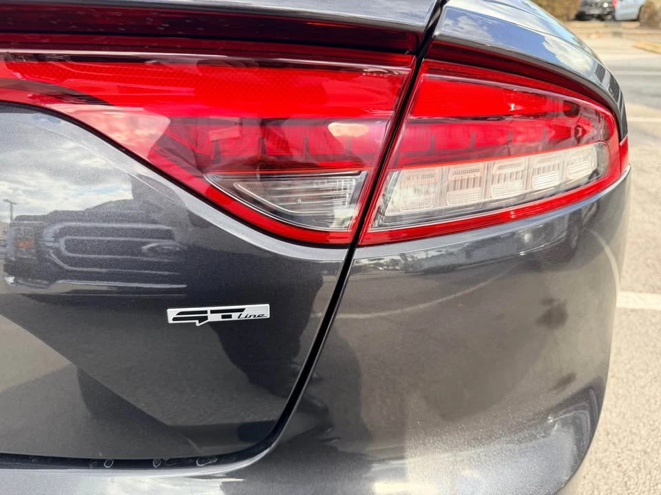 2023 Kia Stinger - Image 2 of 11