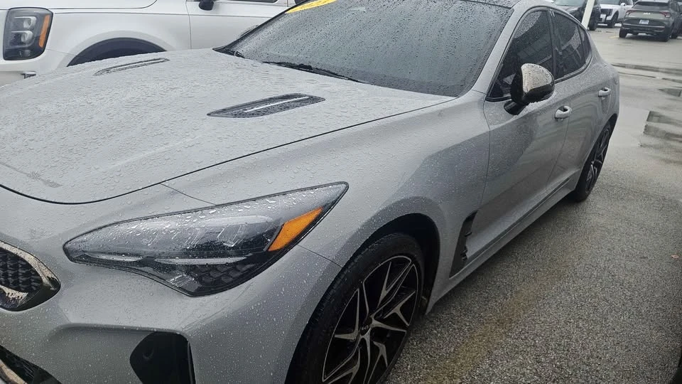 2023 Kia Stinger GT - Image 2 of 4