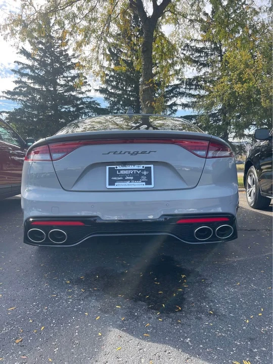 2023 Kia Stinger - Image 5 of 11
