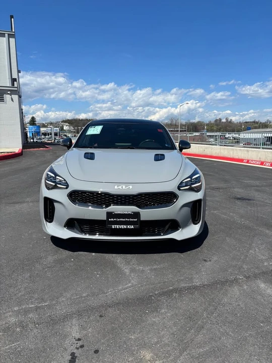 2023 Kia Stinger - Image 2 of 12