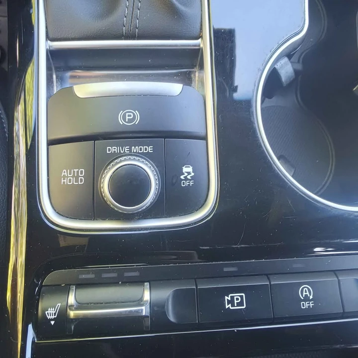 2023 Kia Stinger - Image 15 of 20