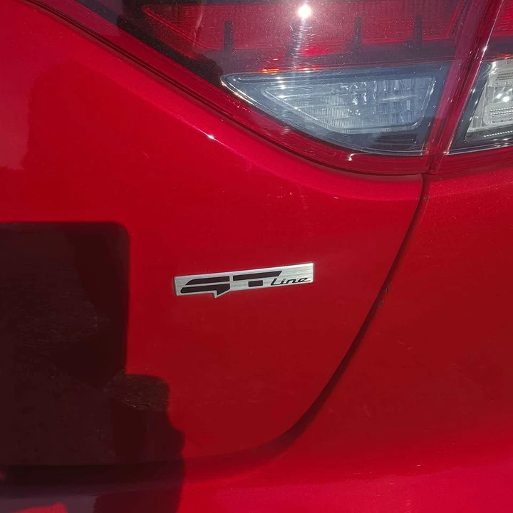 2023 Kia Stinger - Image 10 of 20