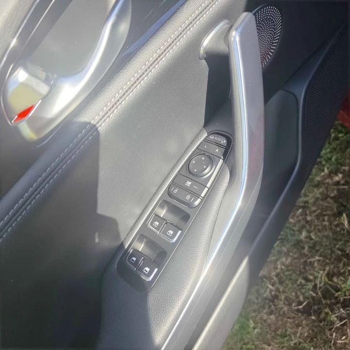 2023 Kia Stinger - Image 13 of 20