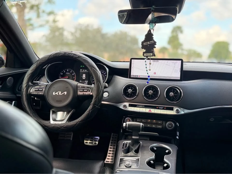 2023 Kia Stinger - Image 8 of 11