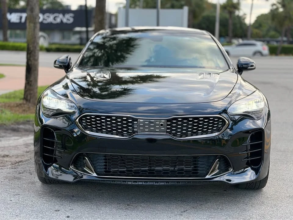2023 Kia Stinger - Image 2 of 11