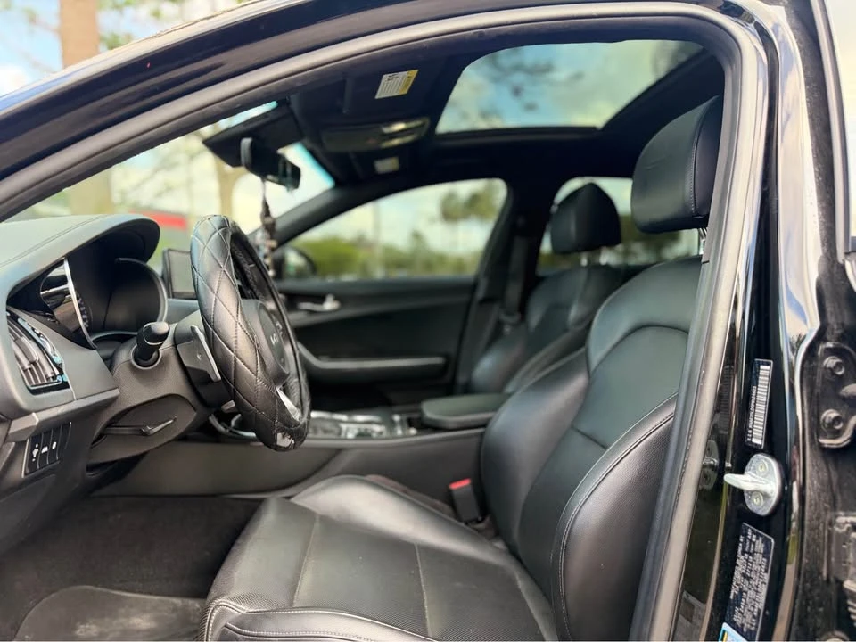 2023 Kia Stinger - Image 7 of 11