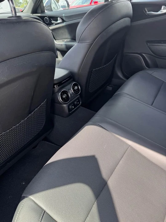 2023 Kia Stinger - Image 4 of 10