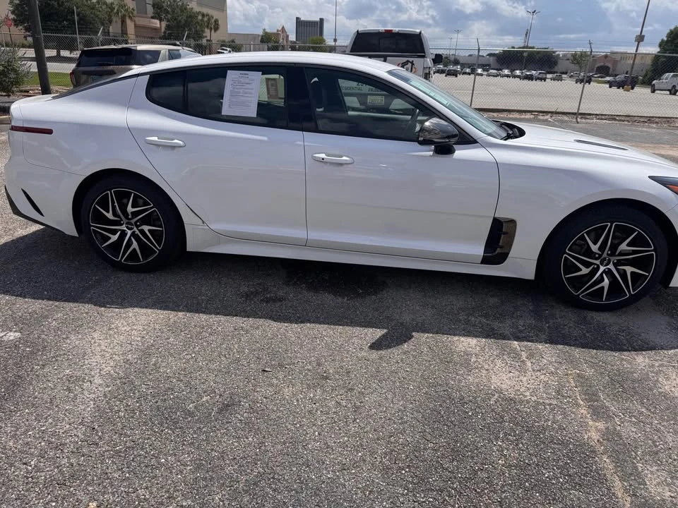 2023 Kia Stinger - Image 5 of 10
