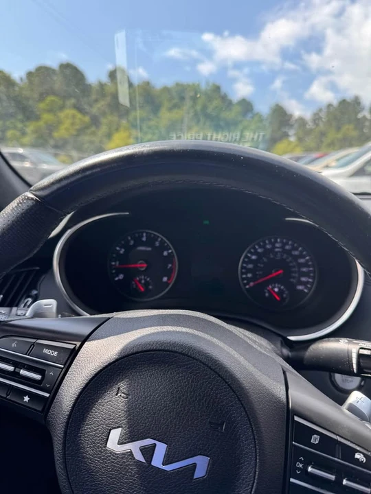 2023 Kia Stinger - Image 6 of 10