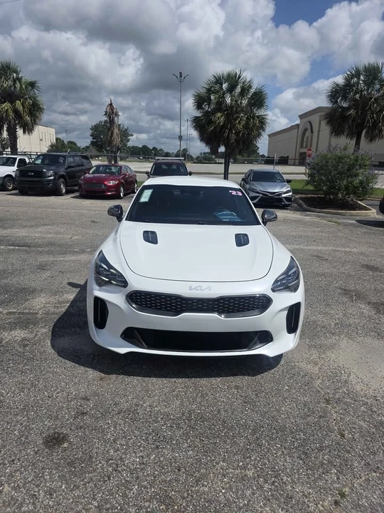 2023 Kia Stinger - Image 2 of 9