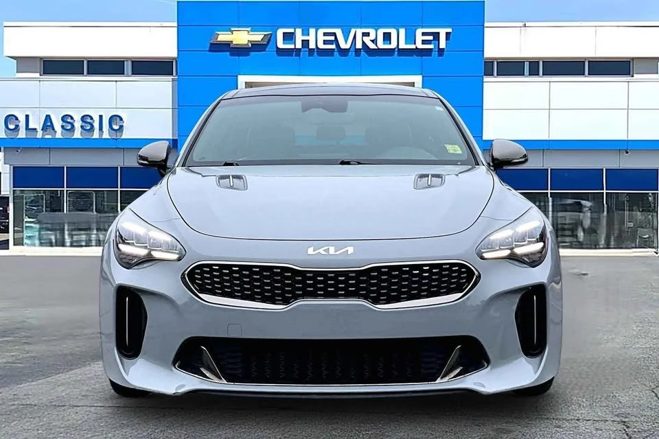 2023 Kia Stinger - Image 2 of 7