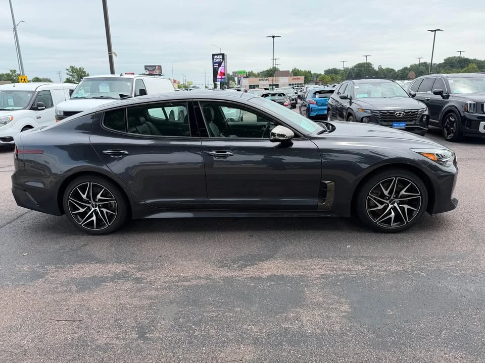 2023 Kia Stinger - Image 5 of 16