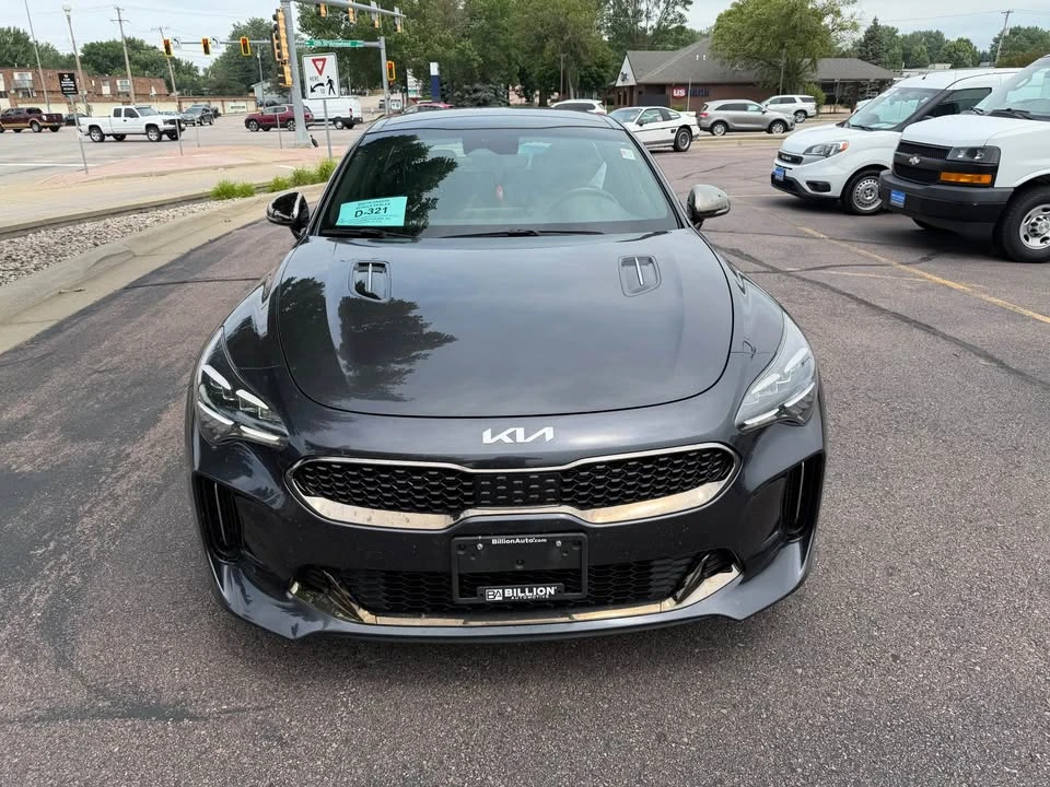 2023 Kia Stinger - Image 3 of 16