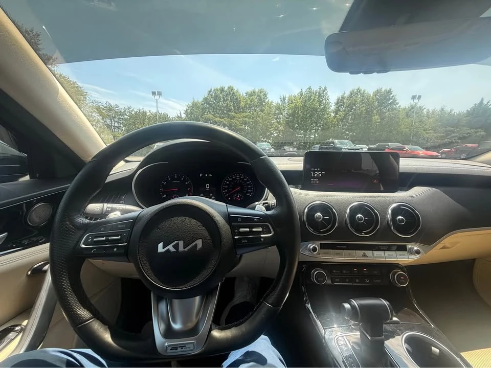 2023 Kia Stinger GT - Image 10 of 11