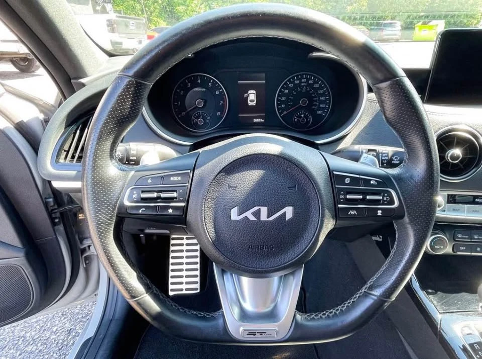 2023 Kia Stinger GT - Image 9 of 10