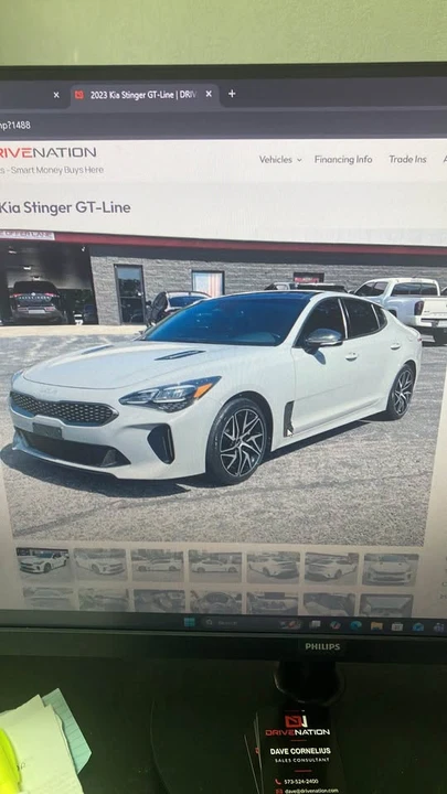 2023 Kia Stinger - Image 2 of 9