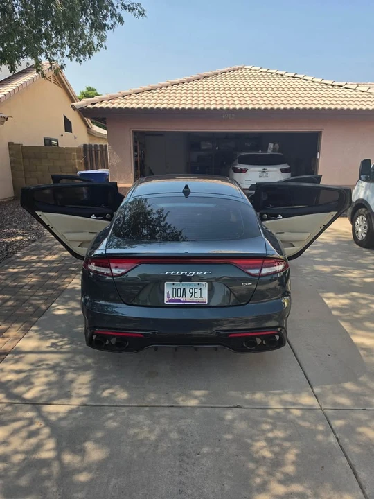 2023 Kia Stinger - Image 2 of 13