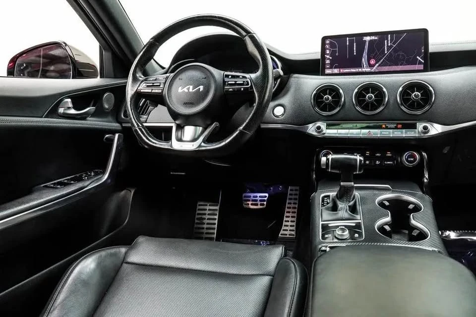 2023 Kia Stinger GT - Image 14 of 19