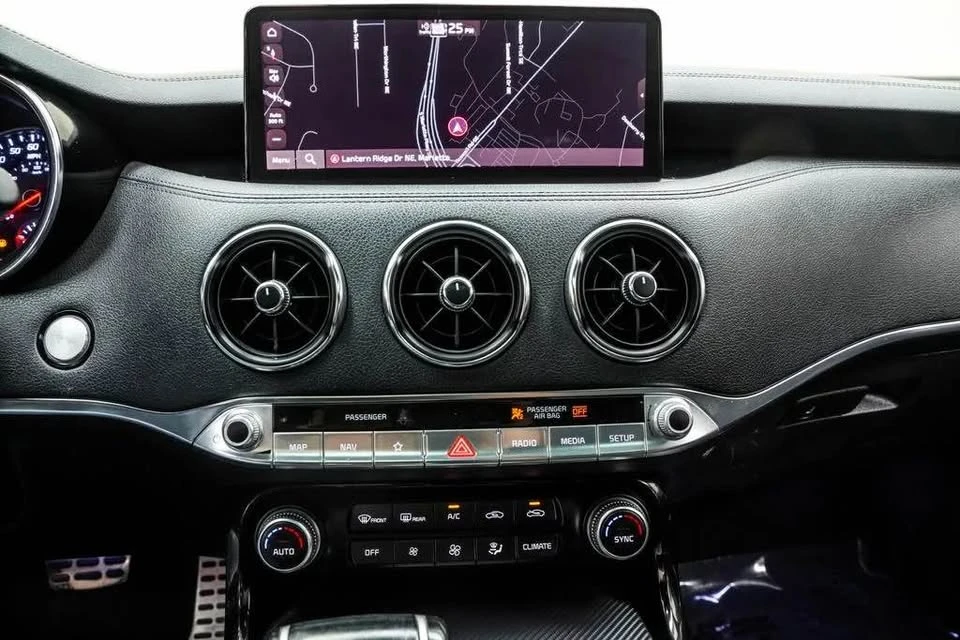 2023 Kia Stinger GT - Image 16 of 19