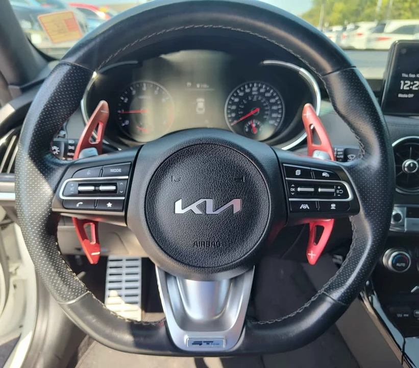 2023 Kia Stinger - Image 6 of 8