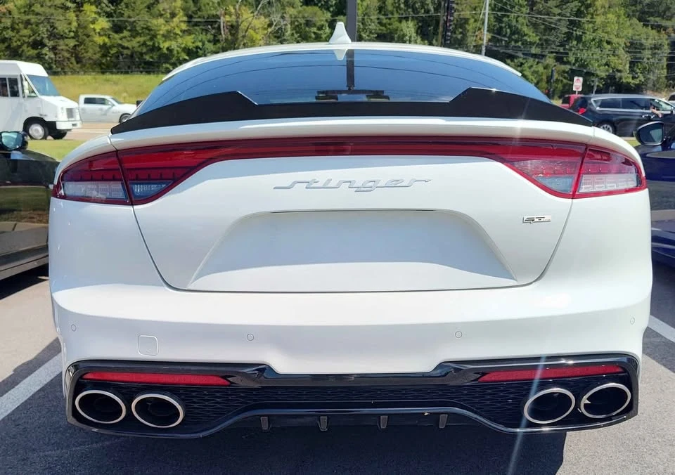 2023 Kia Stinger - Image 3 of 8