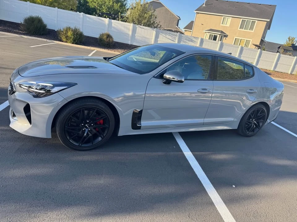 2023 Kia Stinger GT - Image 2 of 7