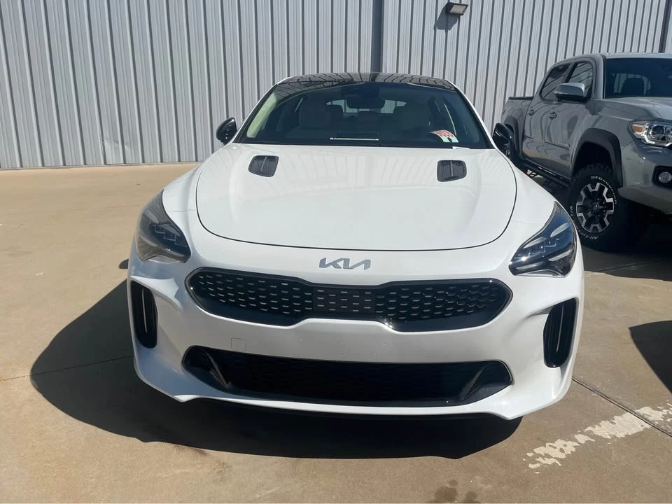 2023 Kia Stinger GT - Image 2 of 7