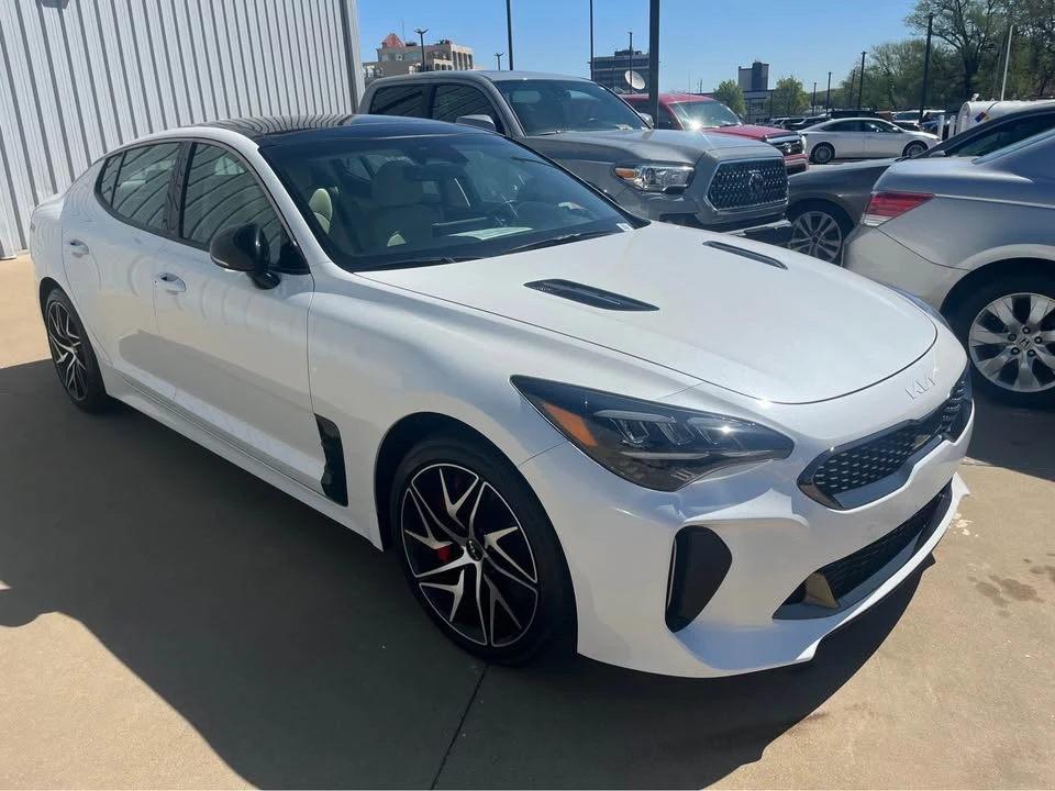 2023 Kia Stinger GT - Image 4 of 7