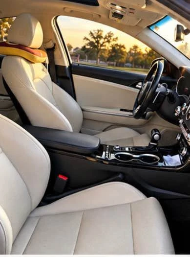 2023 Kia Stinger GT - Image 2 of 7