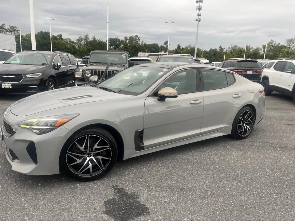 2023 Kia Stinger GT - Image 2 of 3