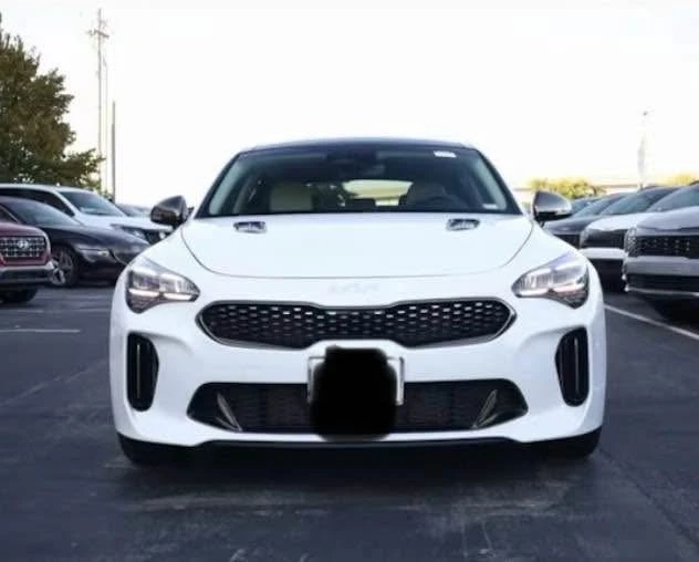 2023 Kia Stinger - Image 2 of 7