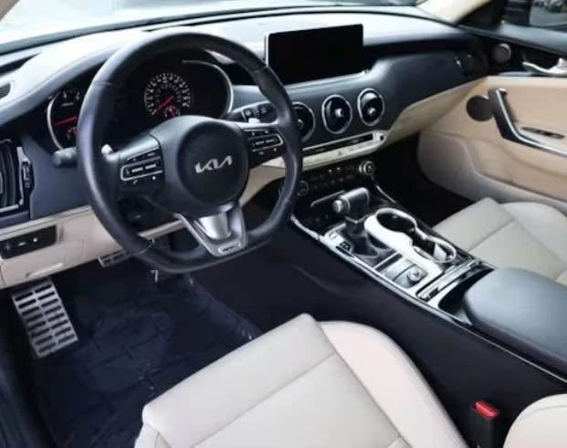 2023 Kia Stinger - Image 4 of 7