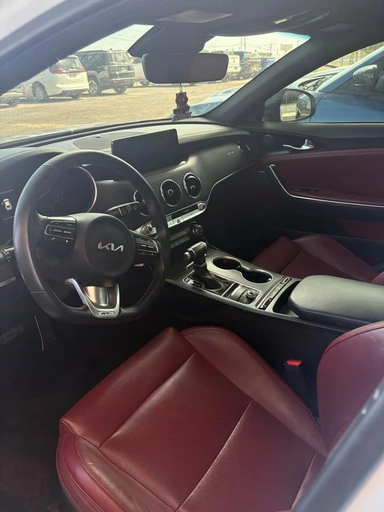 2023 Kia Stinger GT - Image 2 of 4