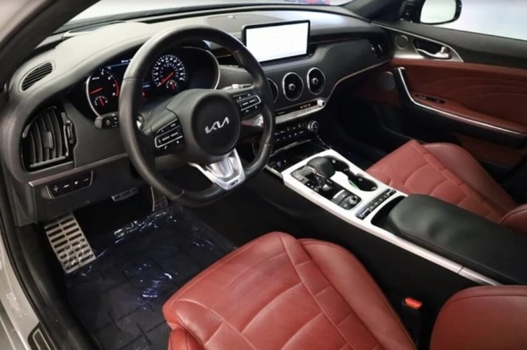 2023 Kia Stinger GT - Image 8 of 20