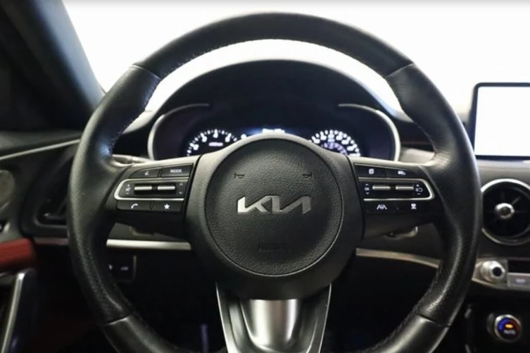 2023 Kia Stinger GT - Image 12 of 20