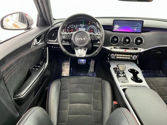 2023 Kia Stinger GT - Image 14 of 17