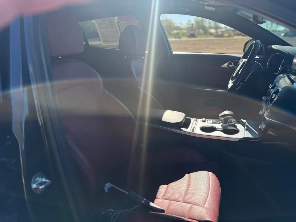 2023 Kia Stinger GT - Image 13 of 16
