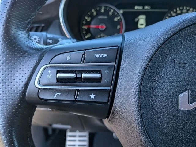2023 Kia Stinger GT - Image 16 of 18