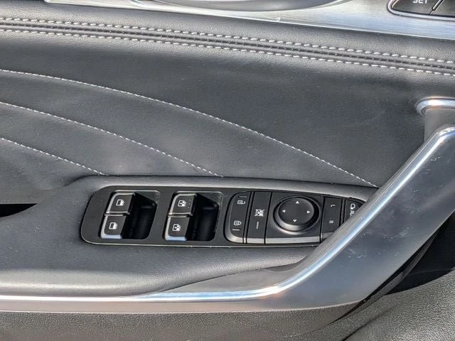 2023 Kia Stinger GT - Image 13 of 18